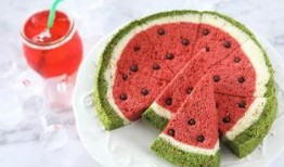 卖蛋糕吃瓜,卖蛋糕吃瓜，共享夏日悠闲时光