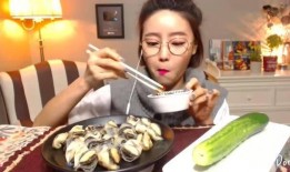 吃瓜阿姨图片高清,吃瓜阿姨的趣味瞬间