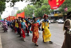 穿越清朝吃瓜看戏,品瓜赏戏，尽览大清风云