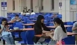 济南大学食堂吃瓜,瓜果飘香，美食共享的校园时光