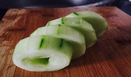 茭瓜是连皮吃还是削皮吃,连皮还是削皮？