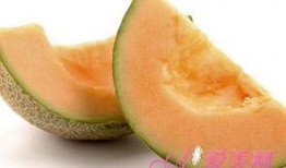 吃哈密瓜女子,女子甜蜜邂逅美味瞬间