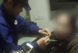 平板锁帅哥吃瓜,揭秘平板锁背后的故事