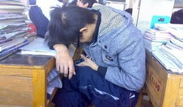 魏县女装吃瓜事件,一场网络热议背后的真相与反思