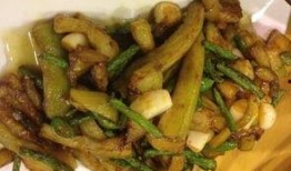 吃瓜感觉舌头有点刺